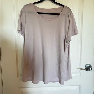 Lululemon t-shirt